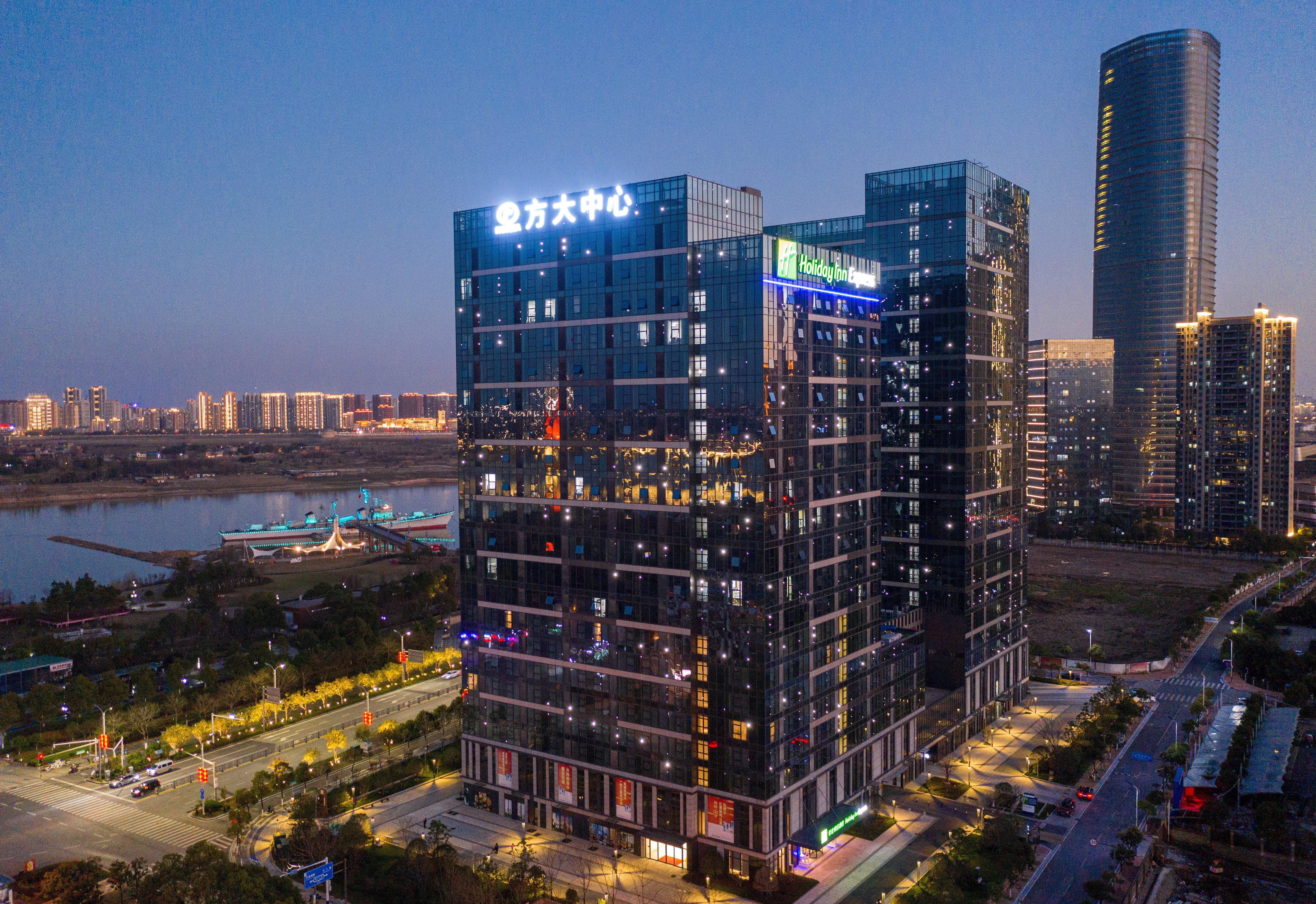 Holiday Inn Express Nanchang Riverside By Ihg Екстериор снимка